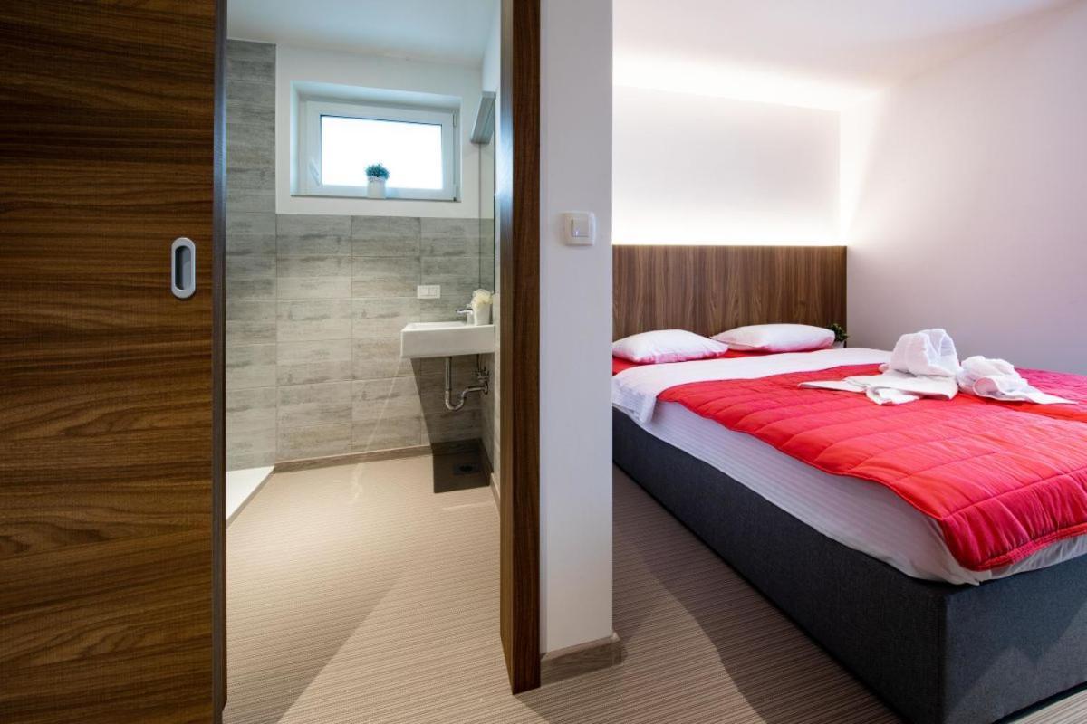Gostilna Pugelj Hotell Novo Mesto Eksteriør bilde